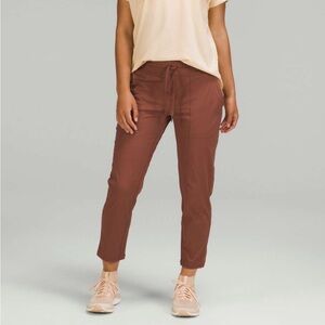 Lululemon dance studio midrise cropped pants